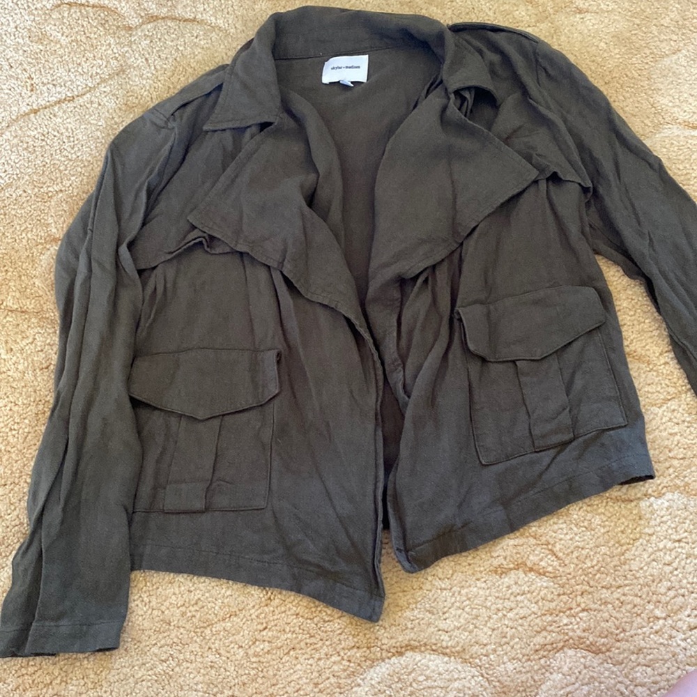 Skylar + Maddison cardigan color army green with pockets size medium